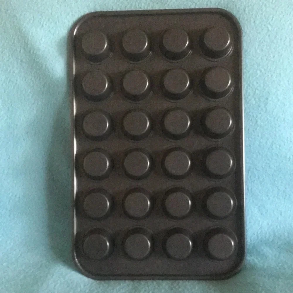 Mini muffins or cupcake bakeware teflon coated thick rolled edges makes 24
